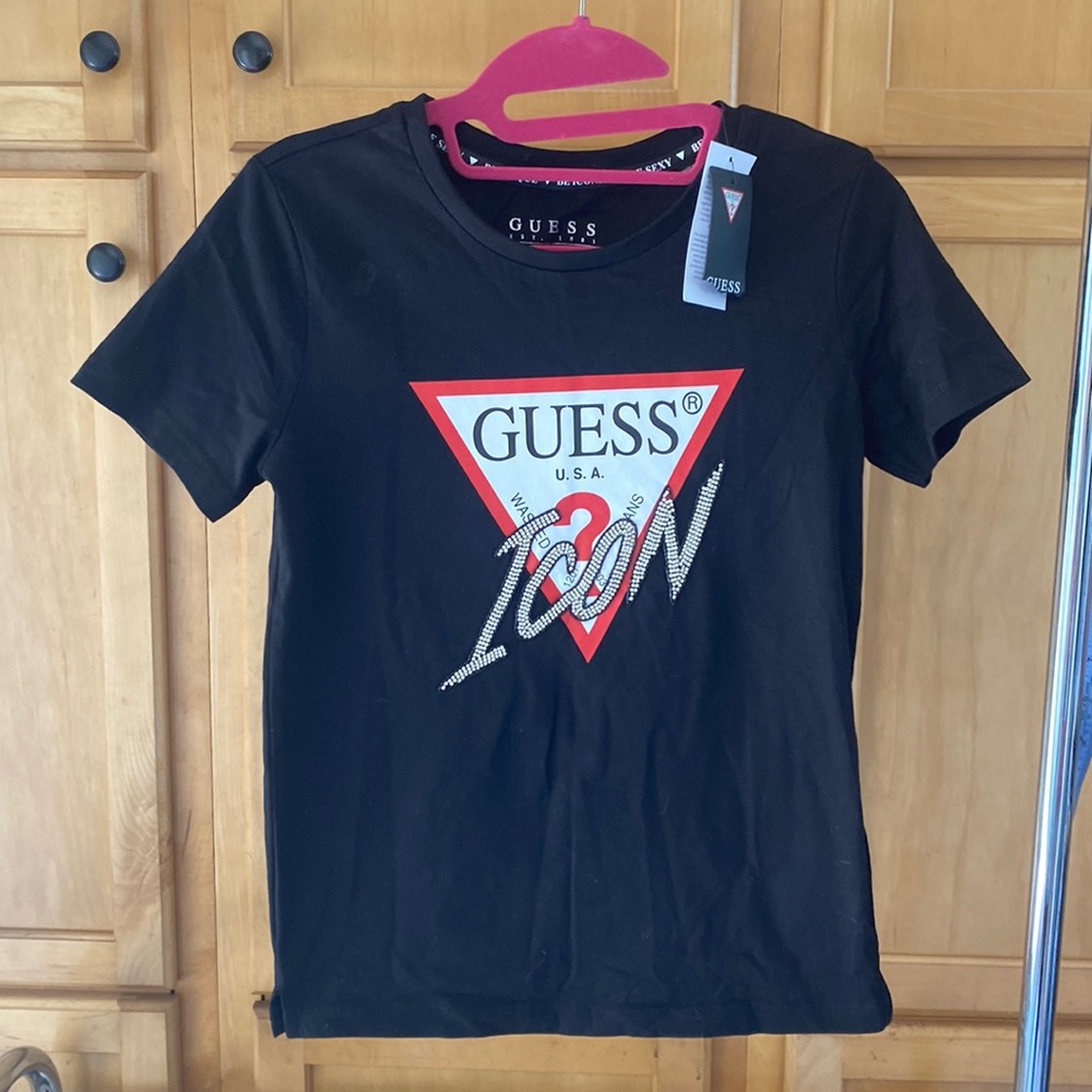 NWT Guess tee